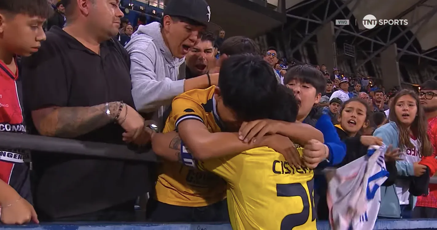 El emotivo momento que vivió Cisternas junto a su hermano.