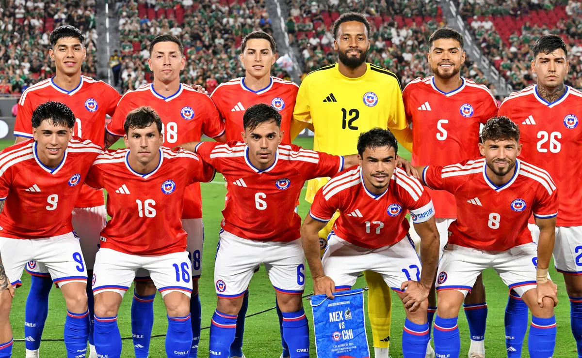 Claudio Bravo destaca a Lawrence Vigouroux como el mejor de la selección chilena en la gira Claudio Bravo destaca a Lawrence Vigouroux como el mejor de la selección chilena en la gira