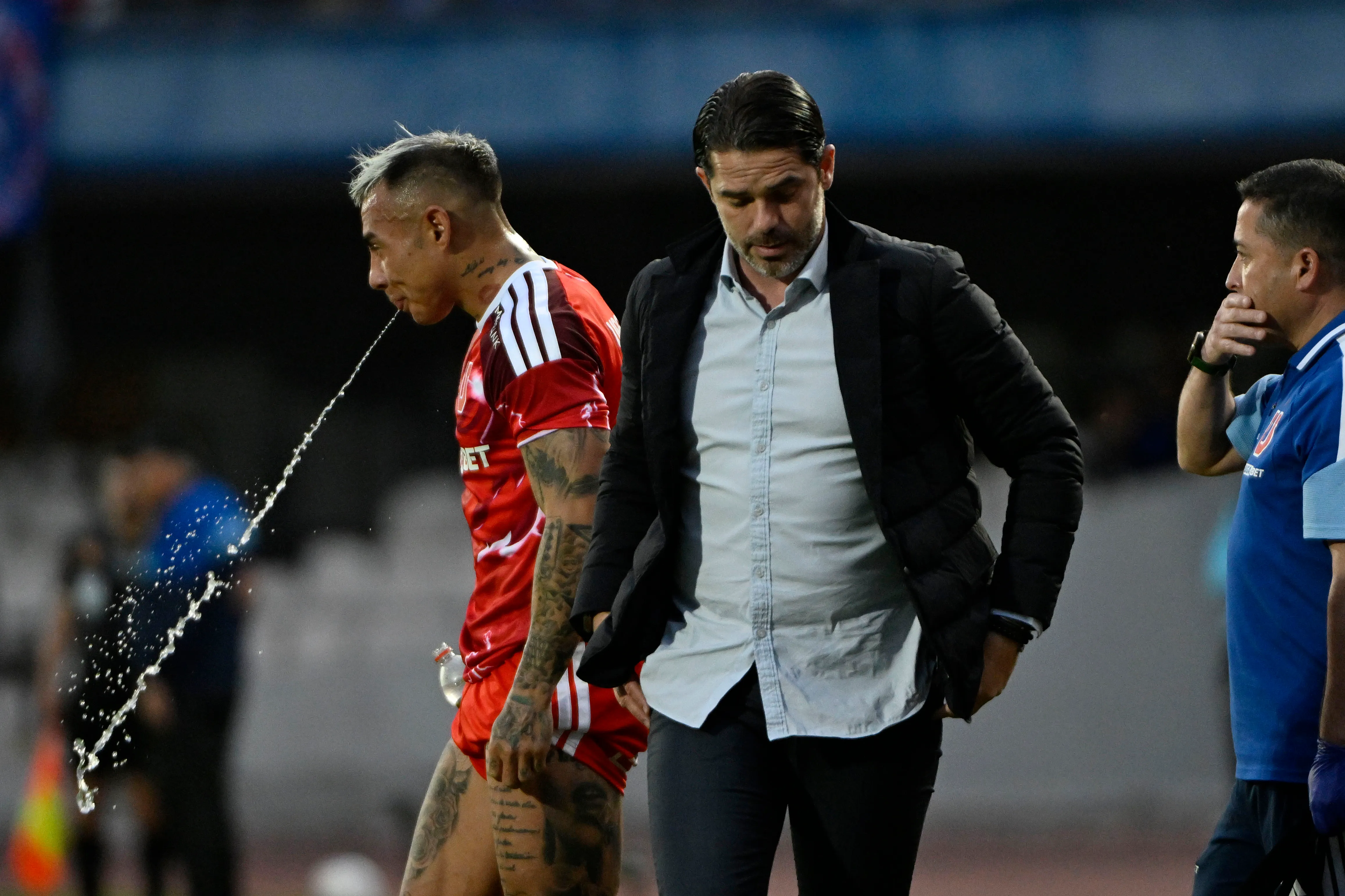 Fernando Gago deberá saber remontar un 2-0 para seguir vivo en Universidad de Chile. | Foto: Photosport.