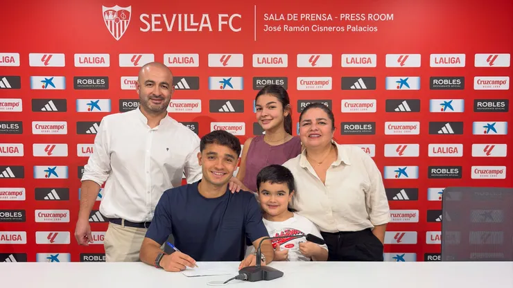 Crece la legión chilena en el club español.