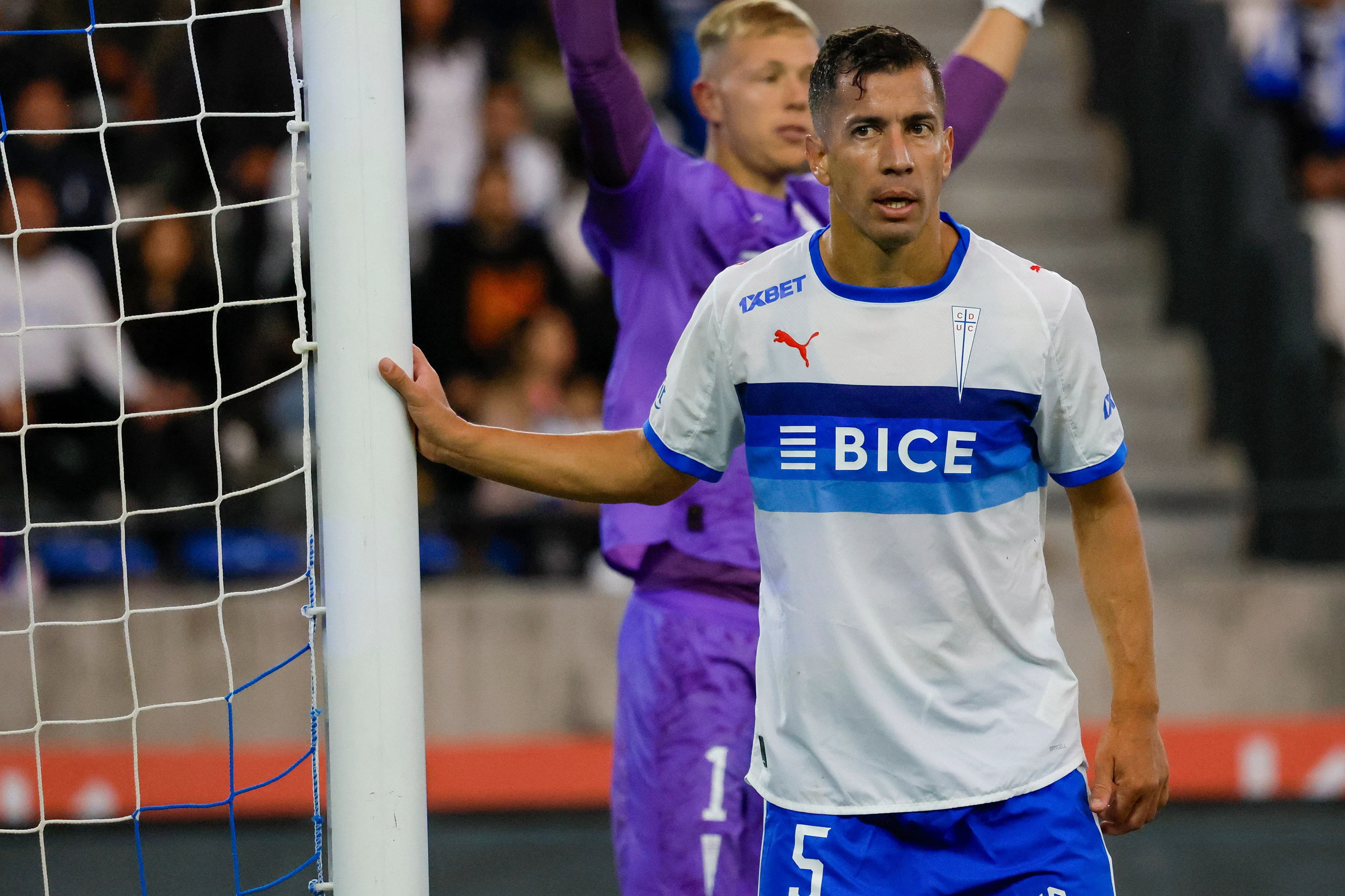 Agustín Farías está cerca de renovar su contrato en Universidad Católica por objetivos cumplidos en este 2026. | Foto: Photosport.