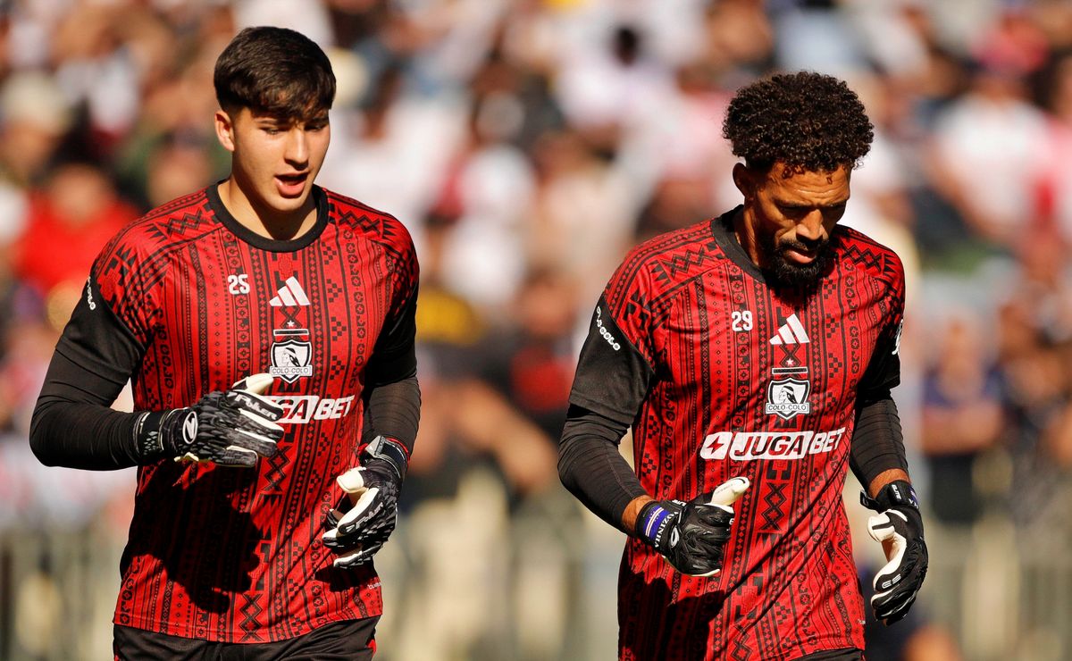 Vozinha pierde la titularidad en Colo Colo y su futuro en el club se pone en duda