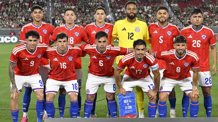 La Roja busca entrenador.