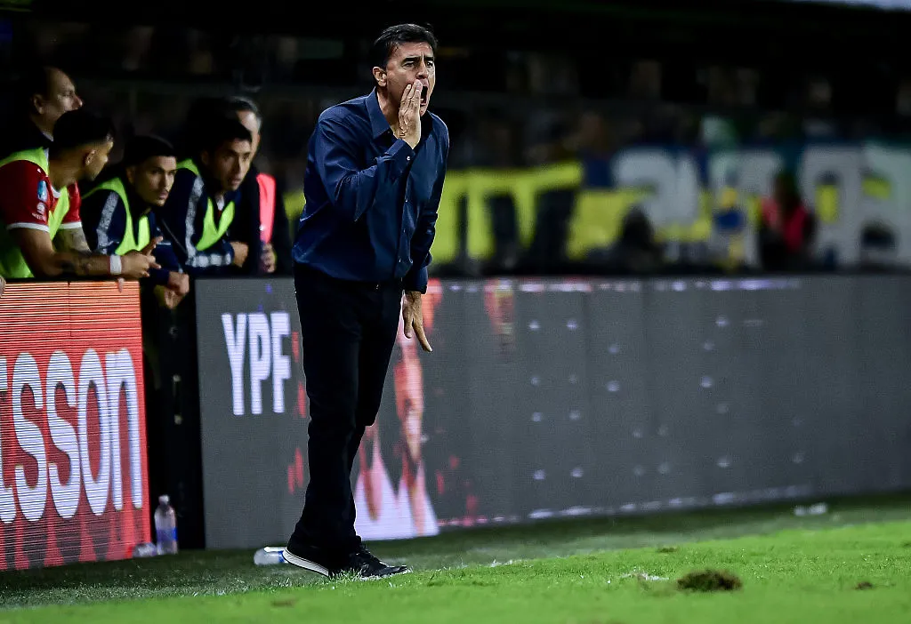 Gustavo Quinteros suena en la Roja. (Photo by Marcelo Endelli/Getty Images)