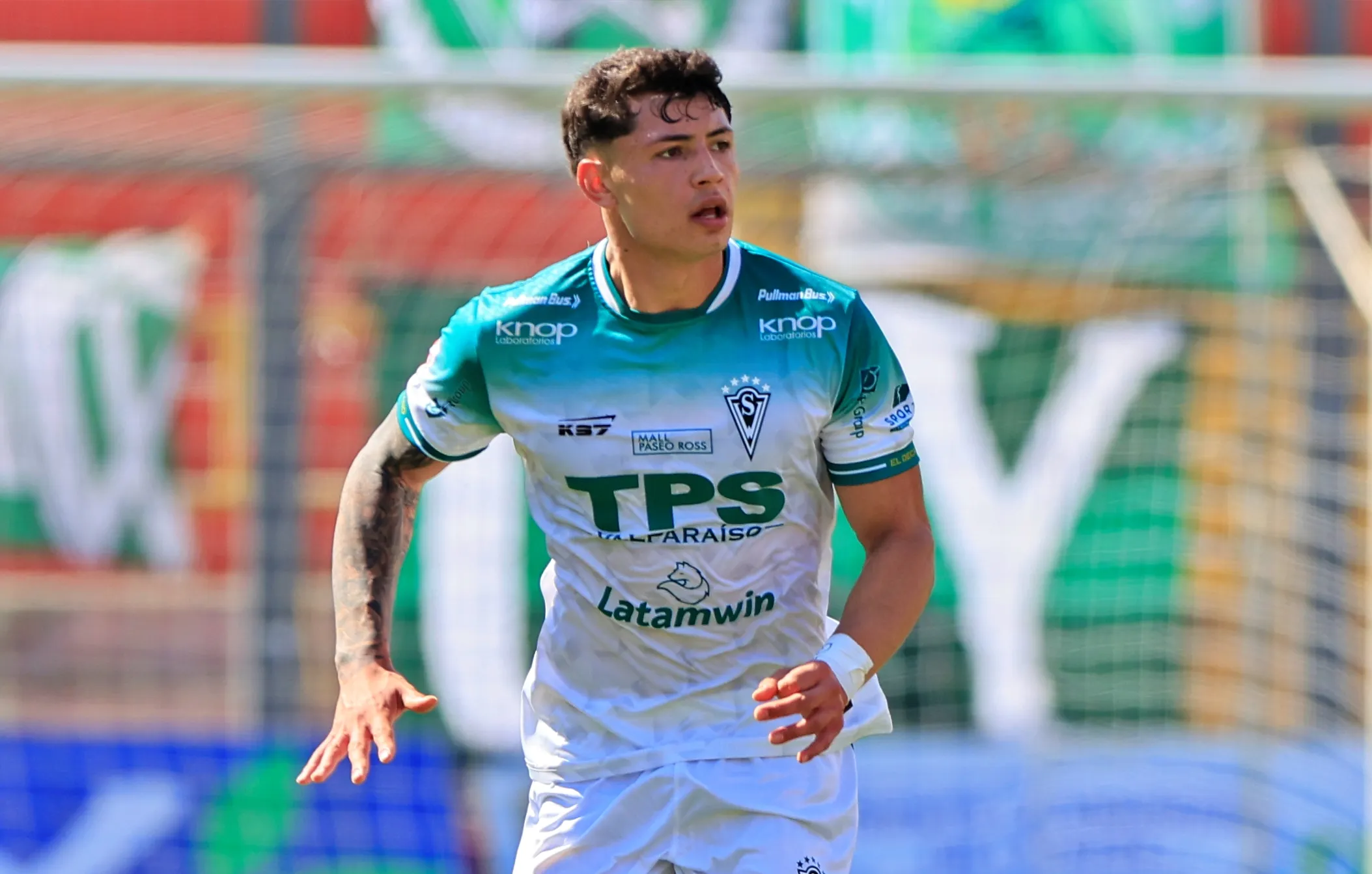 Cristopher Valenzuela ya es un titular bastante consagrado en el primer equipo de Santiago Wanderers. | Foto: Photosport.
