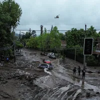 Tras aluvión en Las Condes: UC arriesga perder Claro Arena por meses