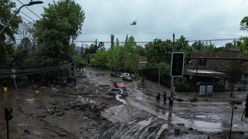 Aluvión en Las Condes traerá consecuencias para Universidad Católica.