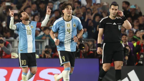 Fernando Vejar fue el árbitro en la despedida de Messi.