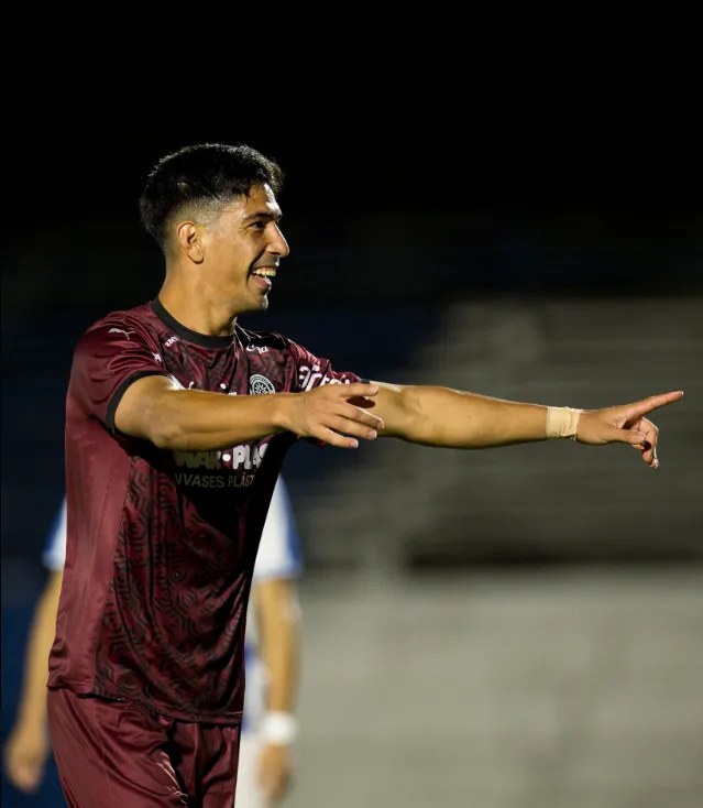 Así festejó Salomón Rodríguez ante Danubio. (Foto: Liga Uruguaya).