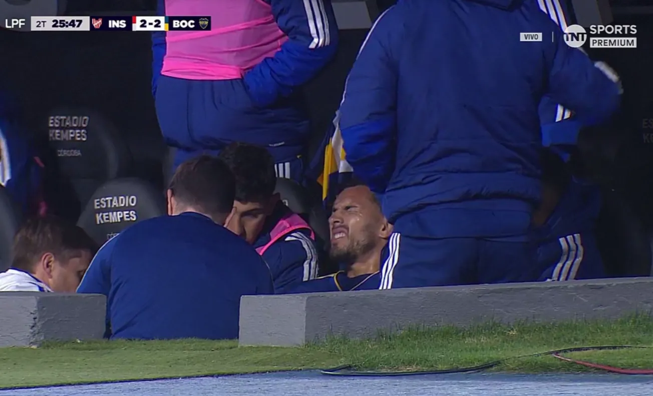 Así estaba Leandro Paredes tras la lesión muscular que sufrió. (Captura TNT Sports).