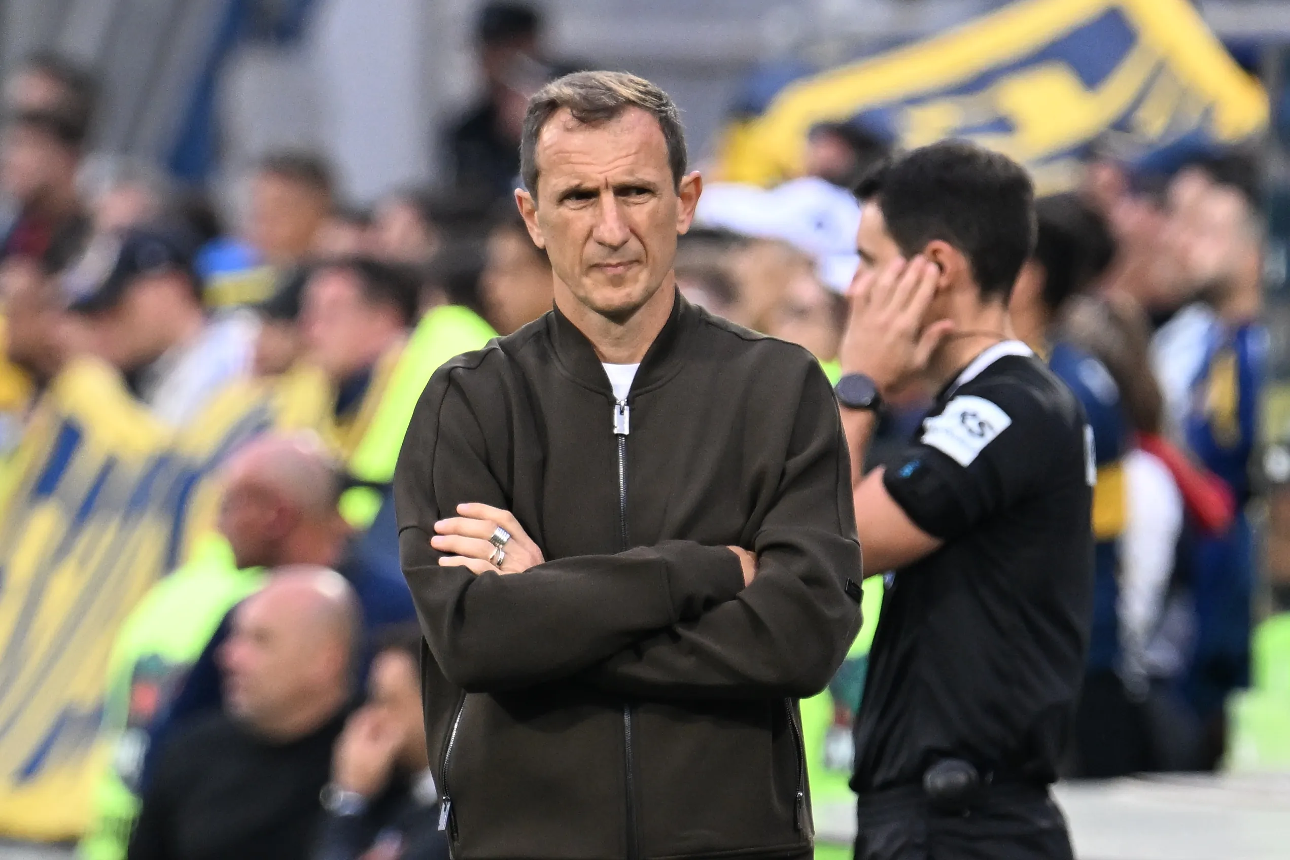 ROSARIO, ARGENTINA – SEPTEMBER 27: Rodolfo Arruabarrena head coach of Boca Juniors gestures during  the 2026 Copa Argentina Round of 8 match between Racing Club and Boca Juniors  at Estadio Gigante de Arroyito on September 27, 2026 in Rosario, Argentina. (Photo by Luciano Bisbal/Getty Images)