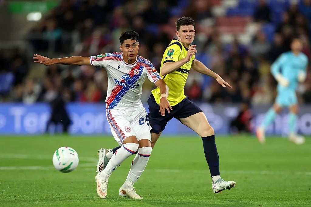 Darío Osorio sigue sin ganarse una camiseta de titular en el Crystal Palace. | Foto: Getty Images.
