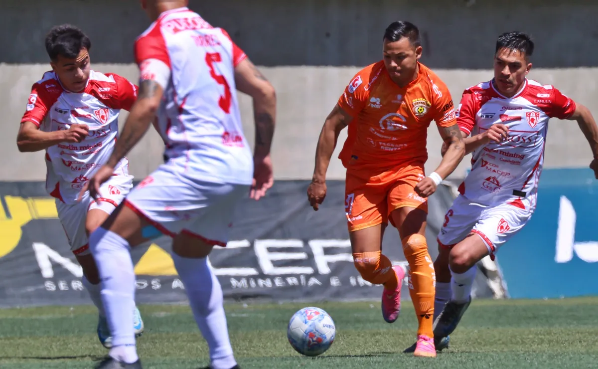 Cobreloa cae en visita a Copiapó y San Luis se acerca al liderato Cobreloa cae en visita a Copiapó y San Luis se acerca al liderato