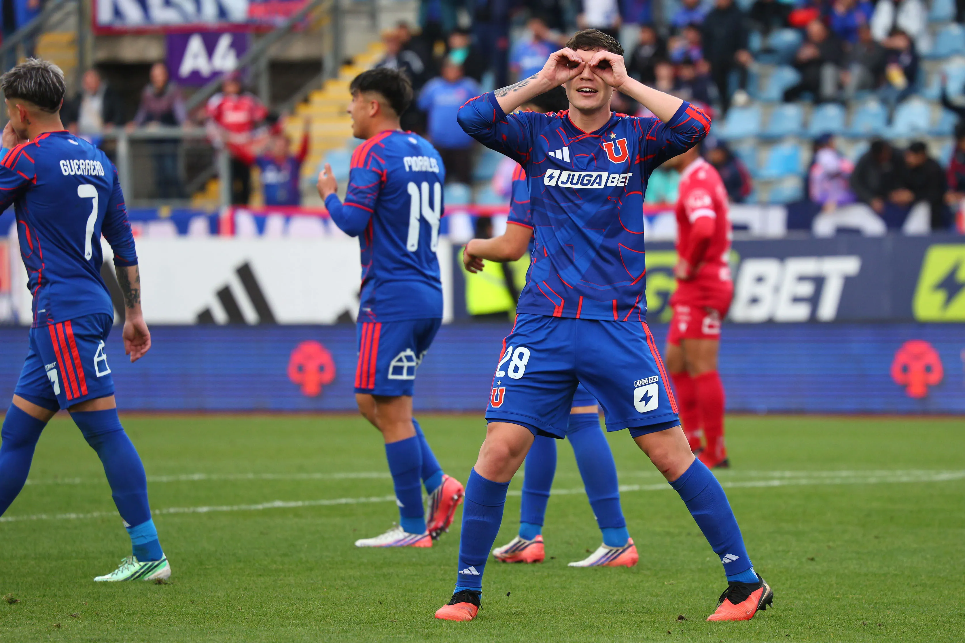 Agustín Arce fue figura ante Ñublense. Foto: Jorge Loyola/Photosport
