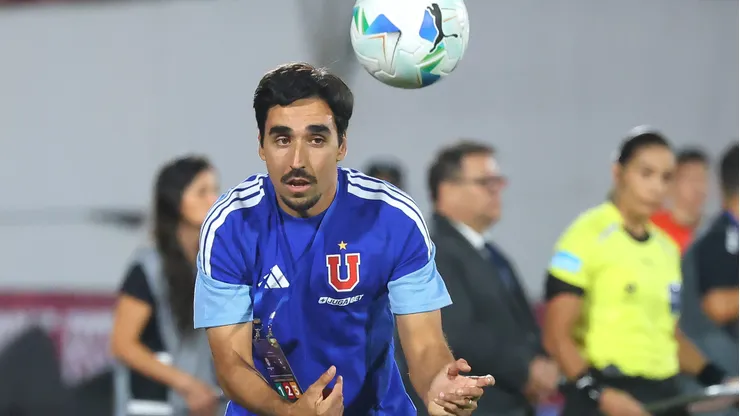 Meneghini entrenó sin mayor éxito a la U este año, pero puede ser clave para que pelee el título