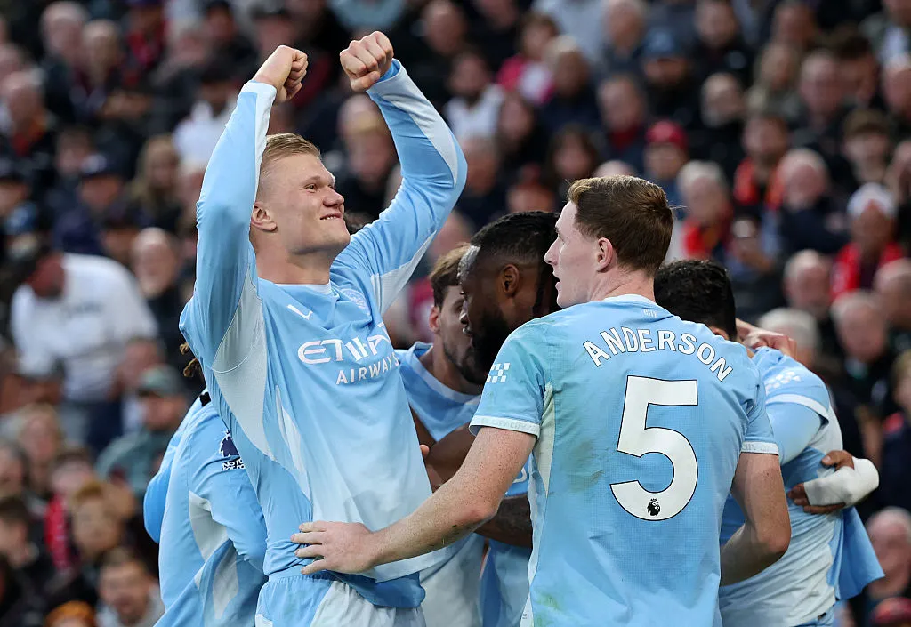 Manchester City llega después de vencer por 3-0 a Liverpool en la Premier League.