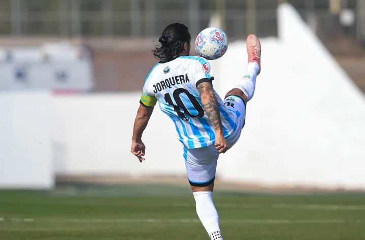Cristóbal Jorquera tiene 38 años y es el capitán y cerebro de Magallanes.