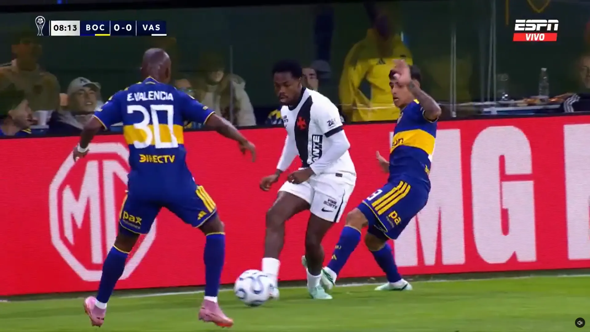 Milton Delgado y su falta sobre Andrés Gómez. (Captura ESPN).