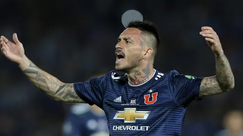 Pinilla recibió alta médica tras ser internado en la clínica Las Condes