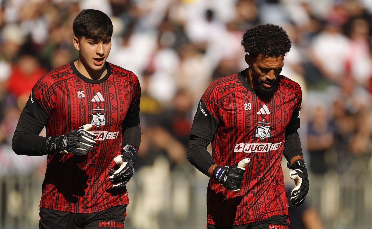 “Tienen muchas cualidades”: Jaime Pizarro sale en defensa de los arqueros de Colo Colo