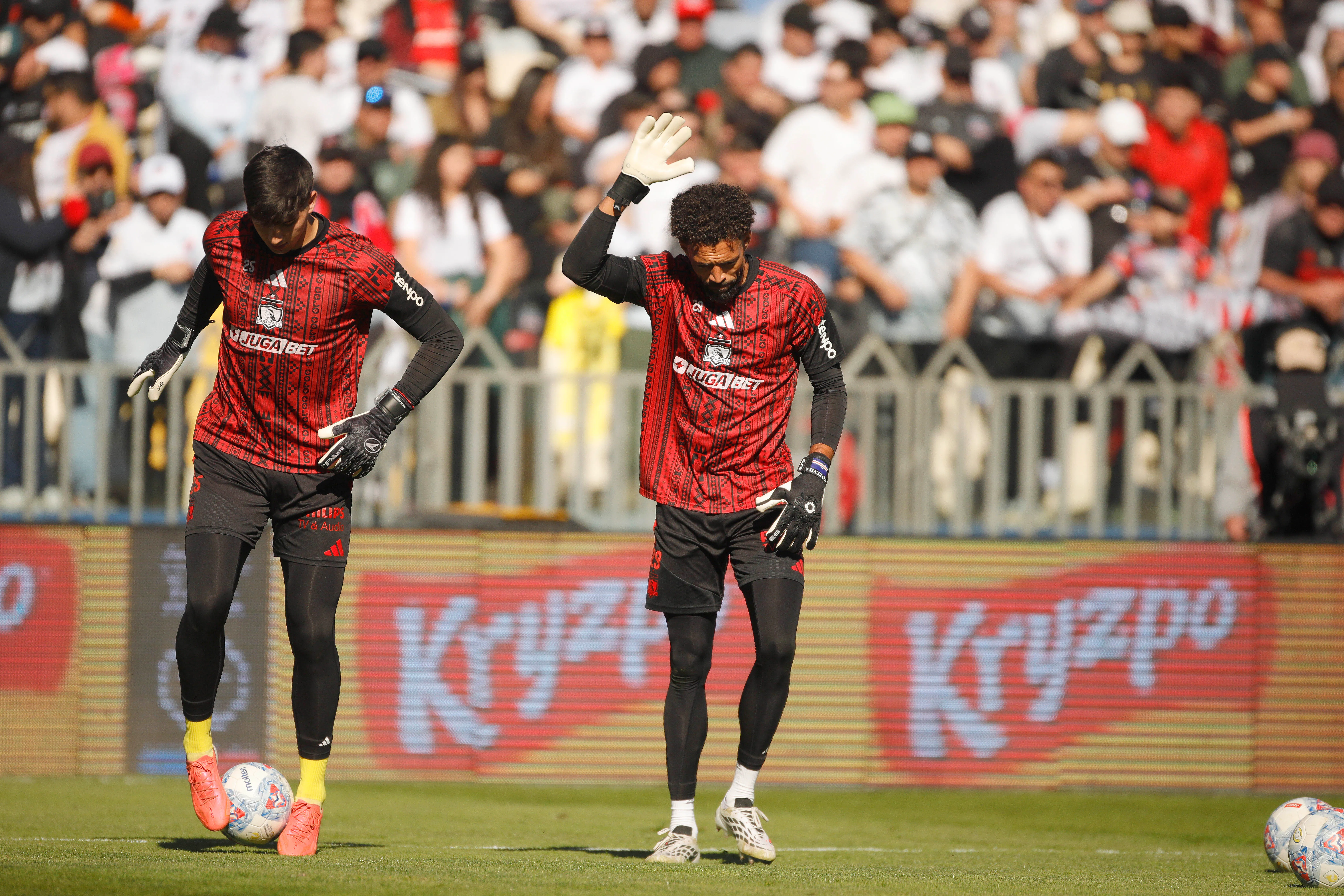 Gabriel Maureira y Vozinha, titular y reserva respectivamente en el duelo vs Coquimbo Unido. (Marco Vazquez/Photosport).