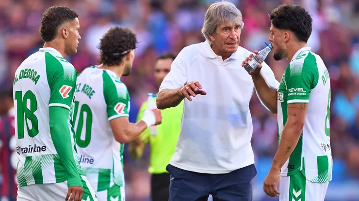 Hinchas del Betis exigen "contrato de por vida" para Manuel Pellegrini.