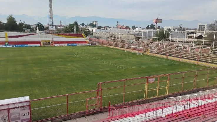El hincha de San Felipe no está ni ahí con ir al Estadio Municipal Javier Muñoz Delgado en la Primera B. | Foto: A Todo Futbol Deportes