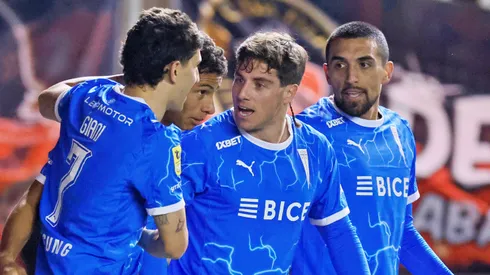 Deportivo Alavés sigue a un delenatero cruzado pensando en el futuro.