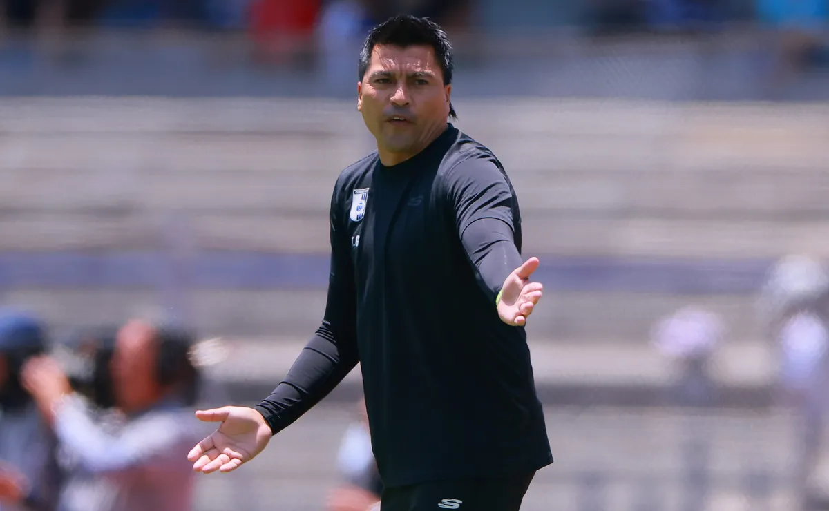 Esteban González considera asumir la banca de la Roja