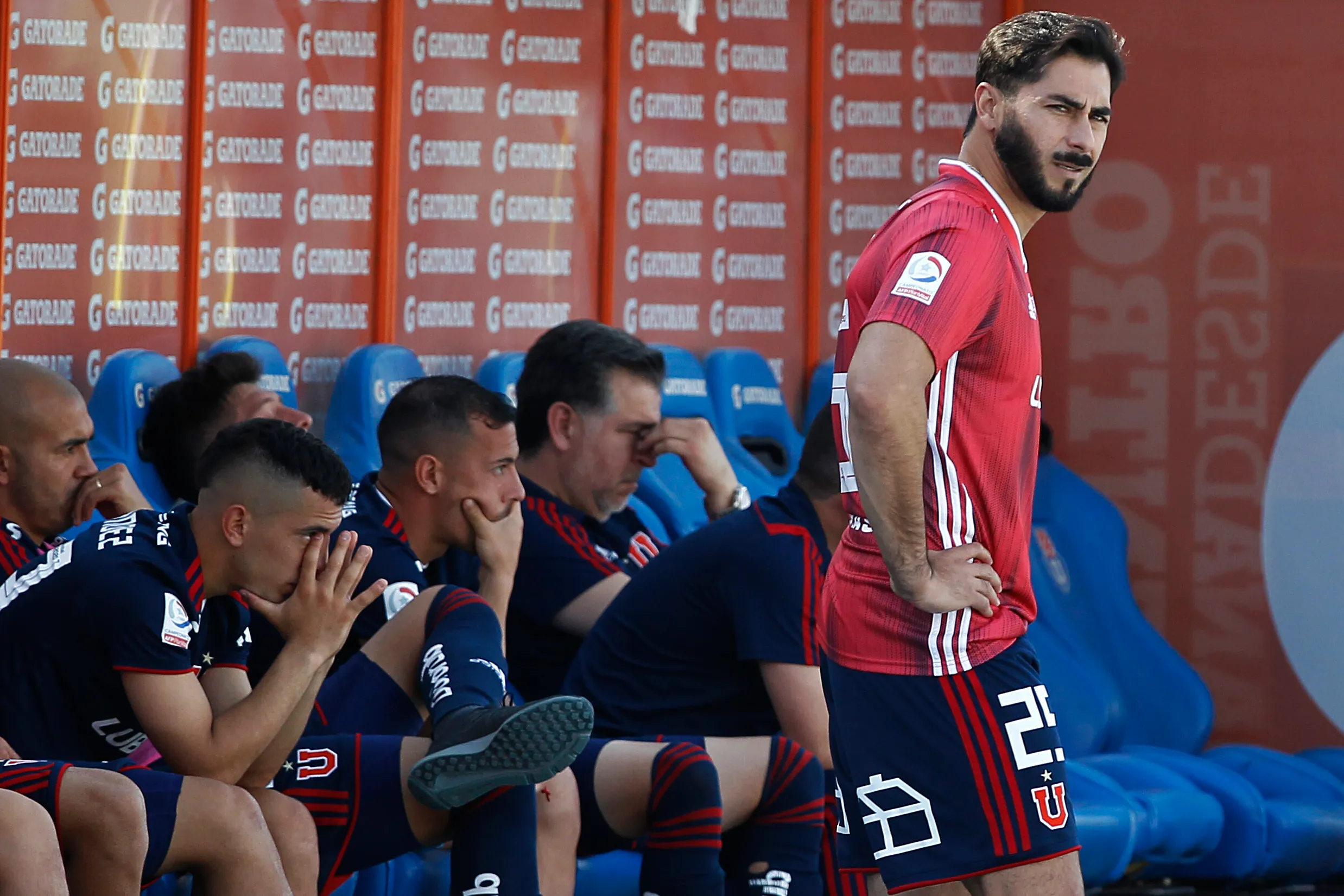 Johnny Herrera no quiere convivir con la dirigencia de la U. Foto: Dragomir Yankovic/Photosport
