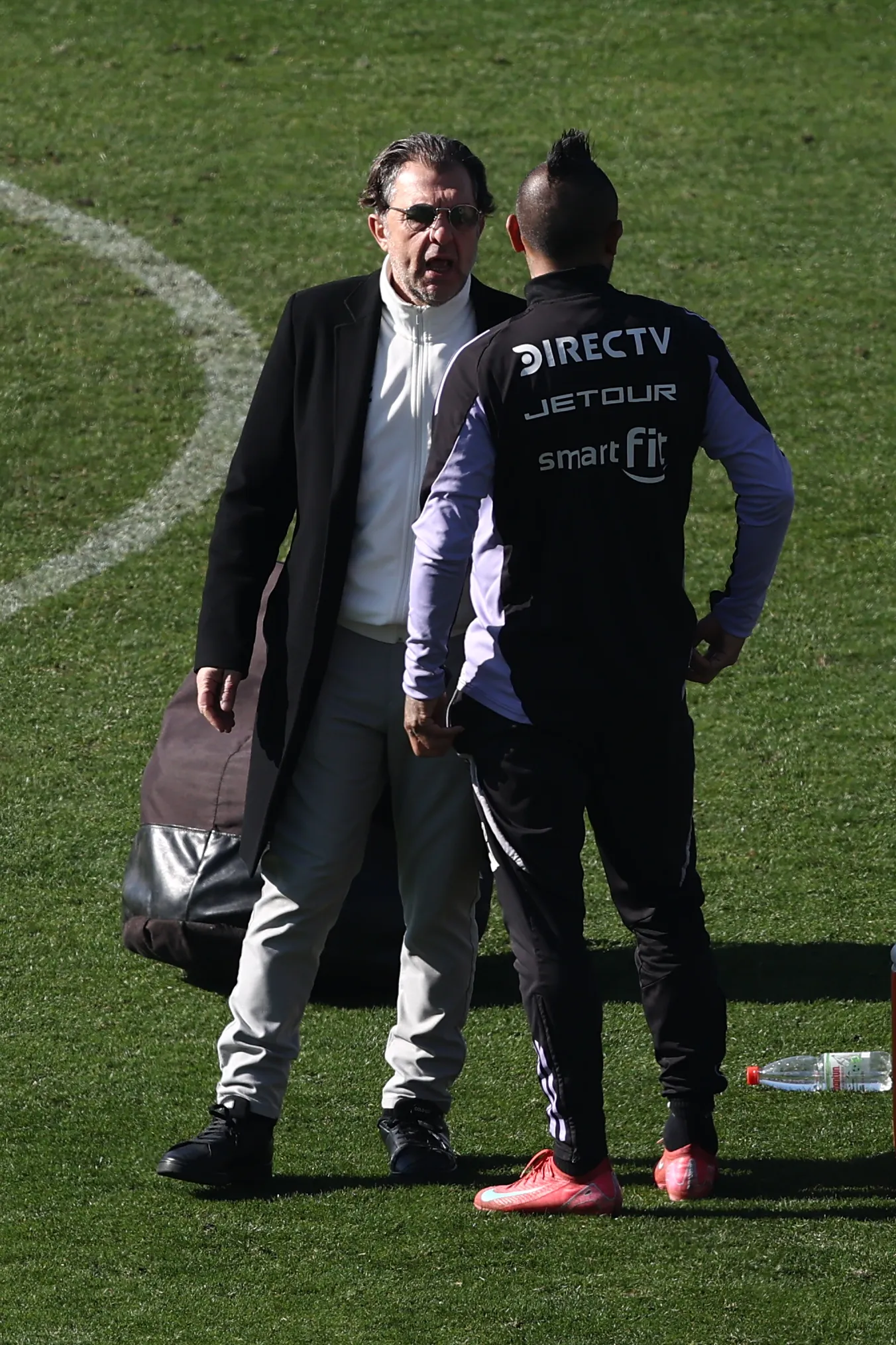 Marcan distancia de Aníbal Mosa con Arturo Vidal en Colo Colo. Foto: Javier Torres/Photosport