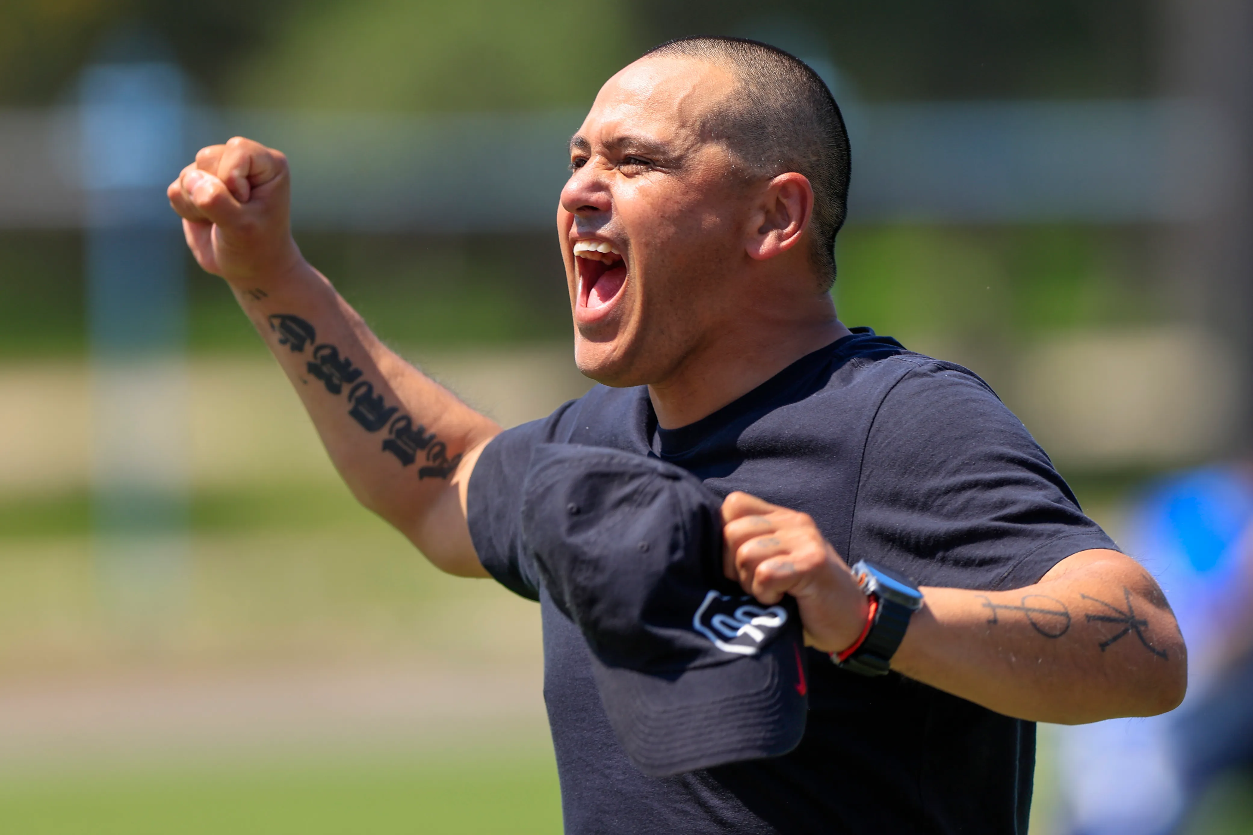 Humberto Suazo celebra en San Bernardo. Foto: Pepe Alvujar/Photosport