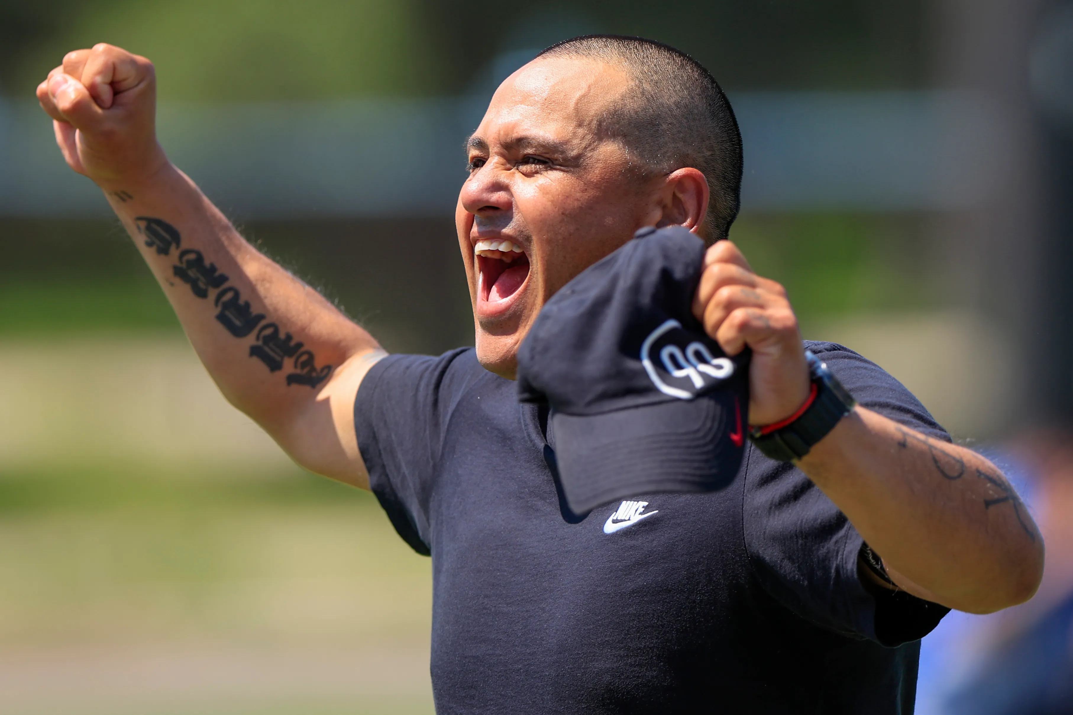 Humberto Suazo festejó con fervor ese 1-0 ante Magallanes. (Pepe Alvujar/Photosport).