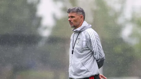 Fernando Ortiz presencia el Superclásico juvenil.