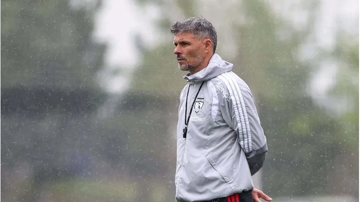 Fernando Ortiz presencia el Superclásico juvenil.