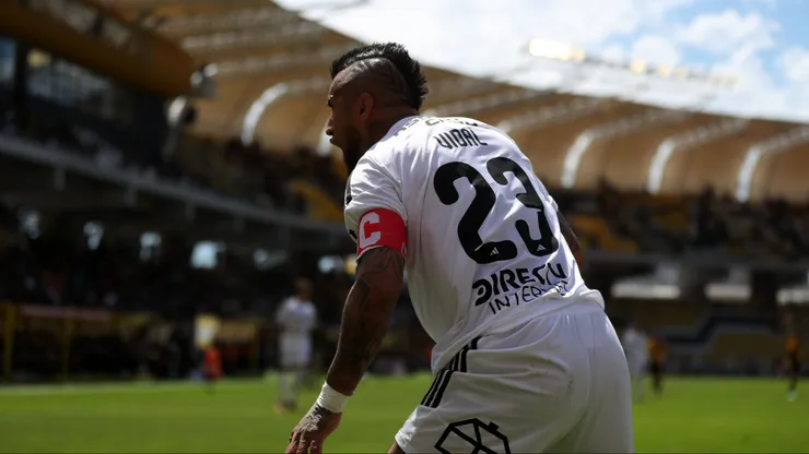 Arturo Vidal presiona a la ANFP.