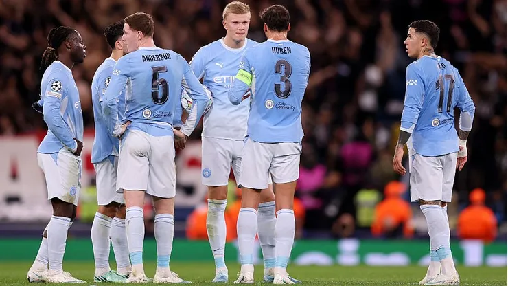 Manchester City podría sufrir un descenso por sanción financiera.