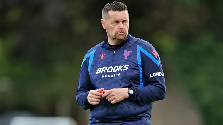 Pierre Sage, el técnico de Darío Osorio en Crystal Palace.