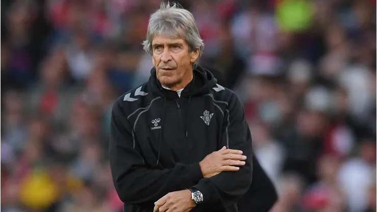 Manuel Pellegrini quedó algo molesto, pero ya pasó la página de la derrota ante el Barça.