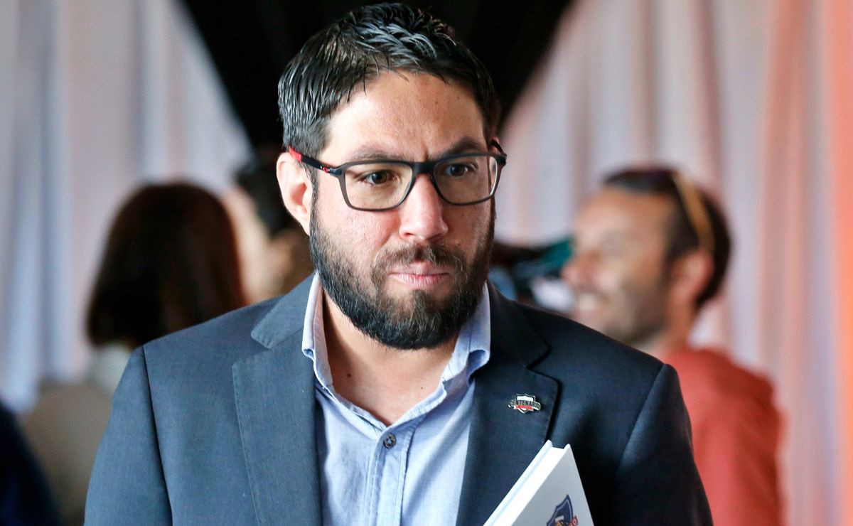 Ex presidente del CSD Colo Colo es investigado por violencia intrafamiliar: Arraigo y arresto