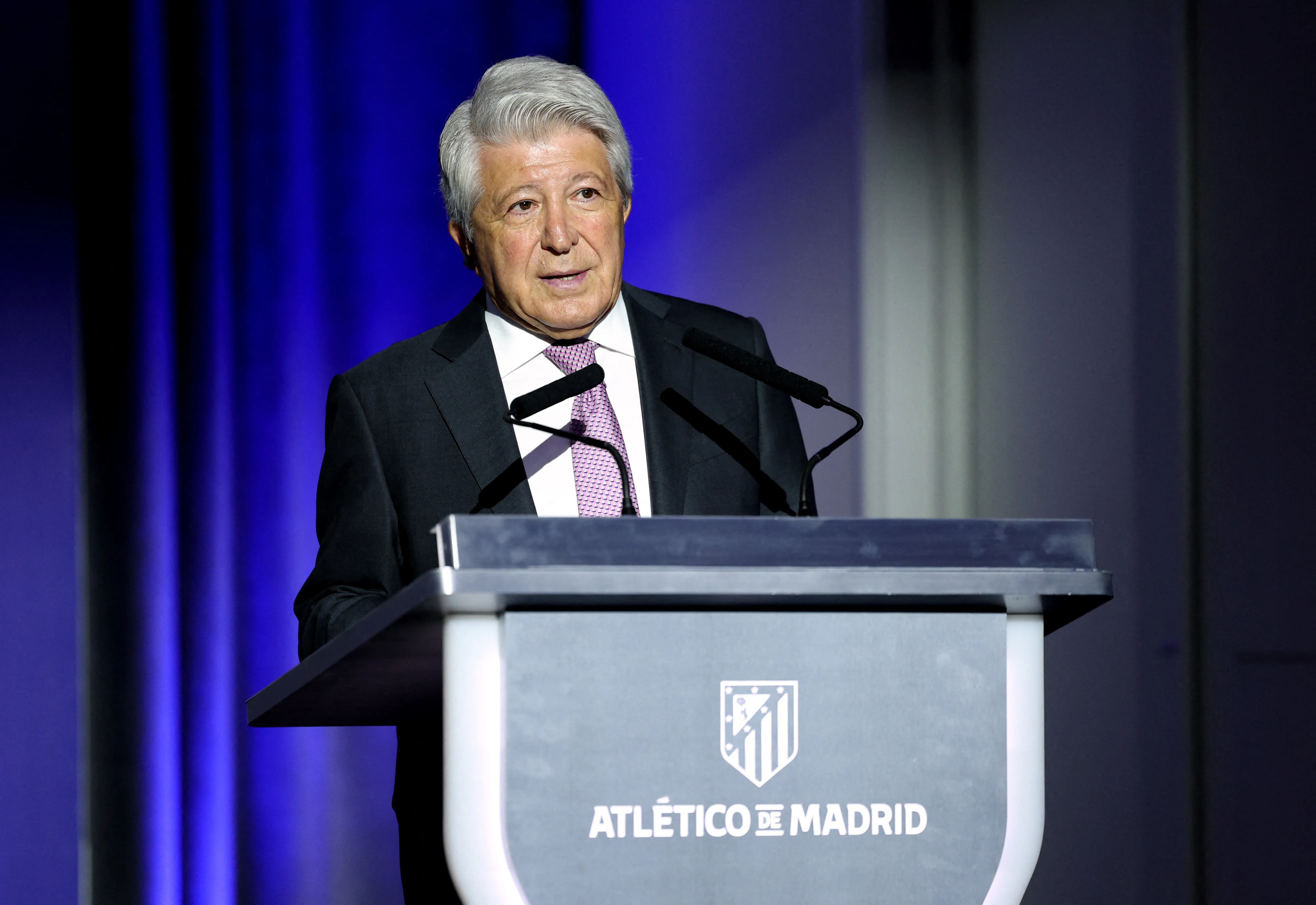 Enrique Cerezo habló de la polémicas arbitrales en España. Foto: REUTERS/Violeta Santos Moura