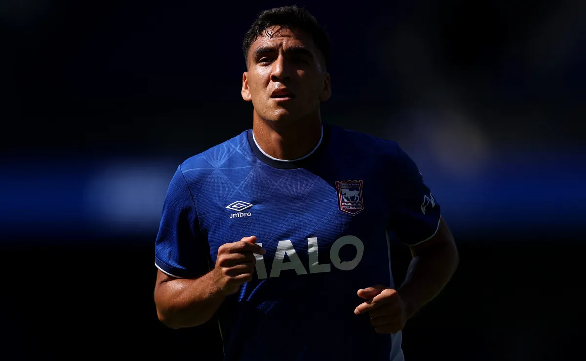 Marcelino Núñez titular en torneo internacional Ipswich Town Sub 21 Marcelino Núñez titular en torneo internacional Ipswich Town Sub 21