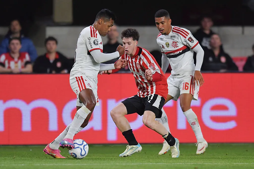 Flamengo buscará imponer su juego frente a Estudiantes, que también va por la final.