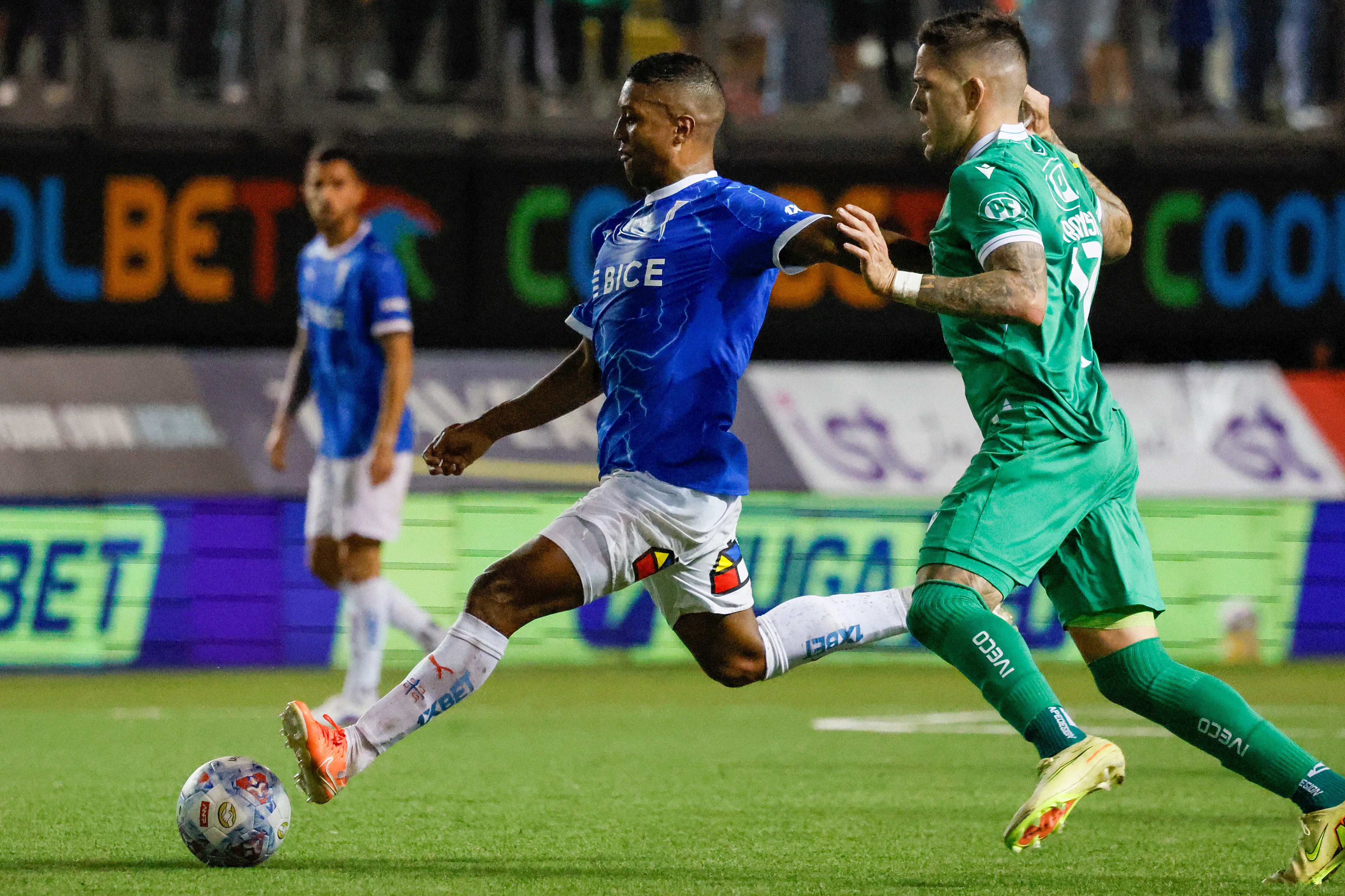 El Universidad Católica vs Audax Italiano deberá tener nuevo día y hora. | Foto: Photosport.