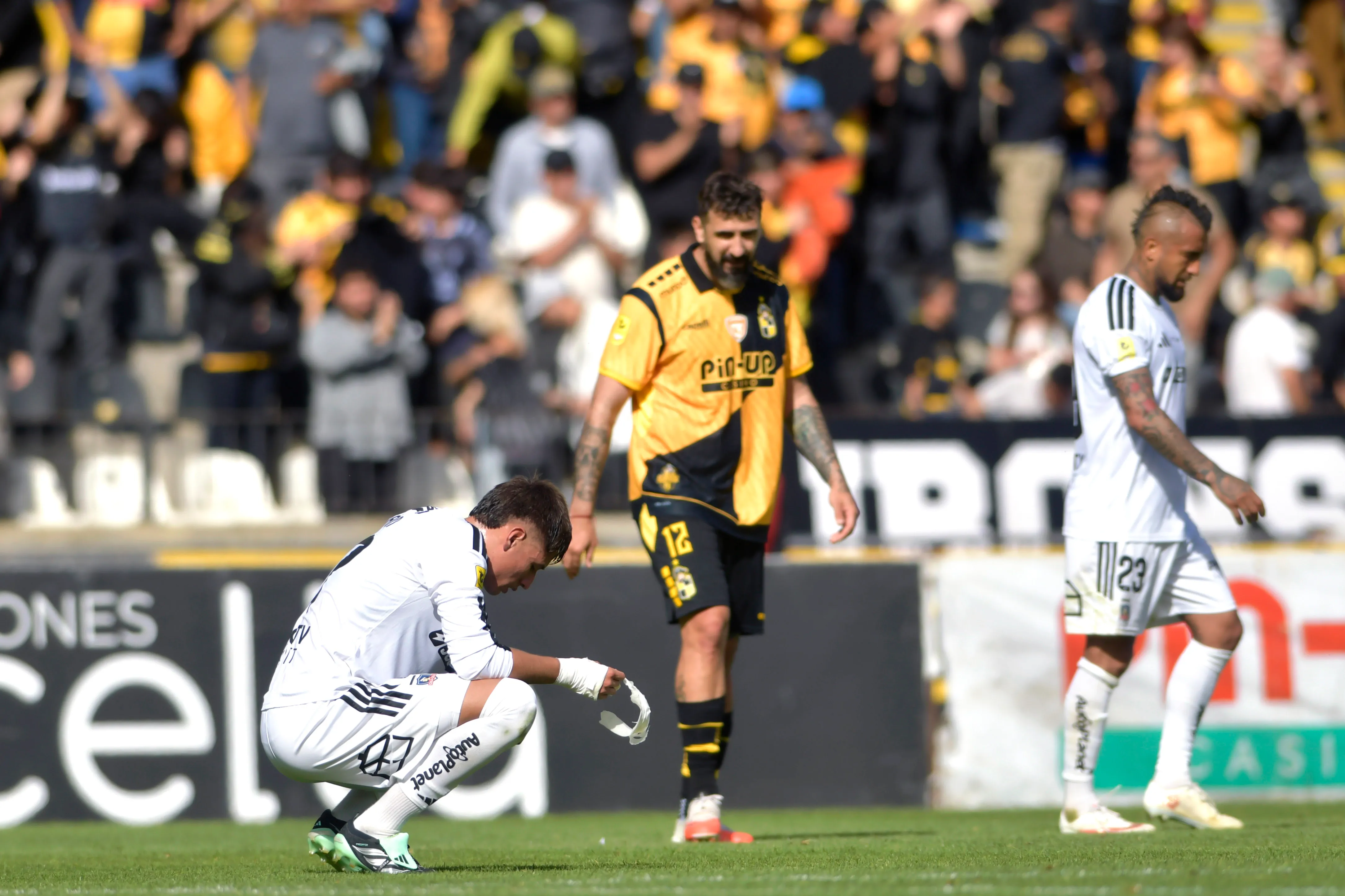 Iván Román se lamenta en el Francisco Sánchez Rumoroso. (Alejandro Pizarro Ubilla/Photosport).