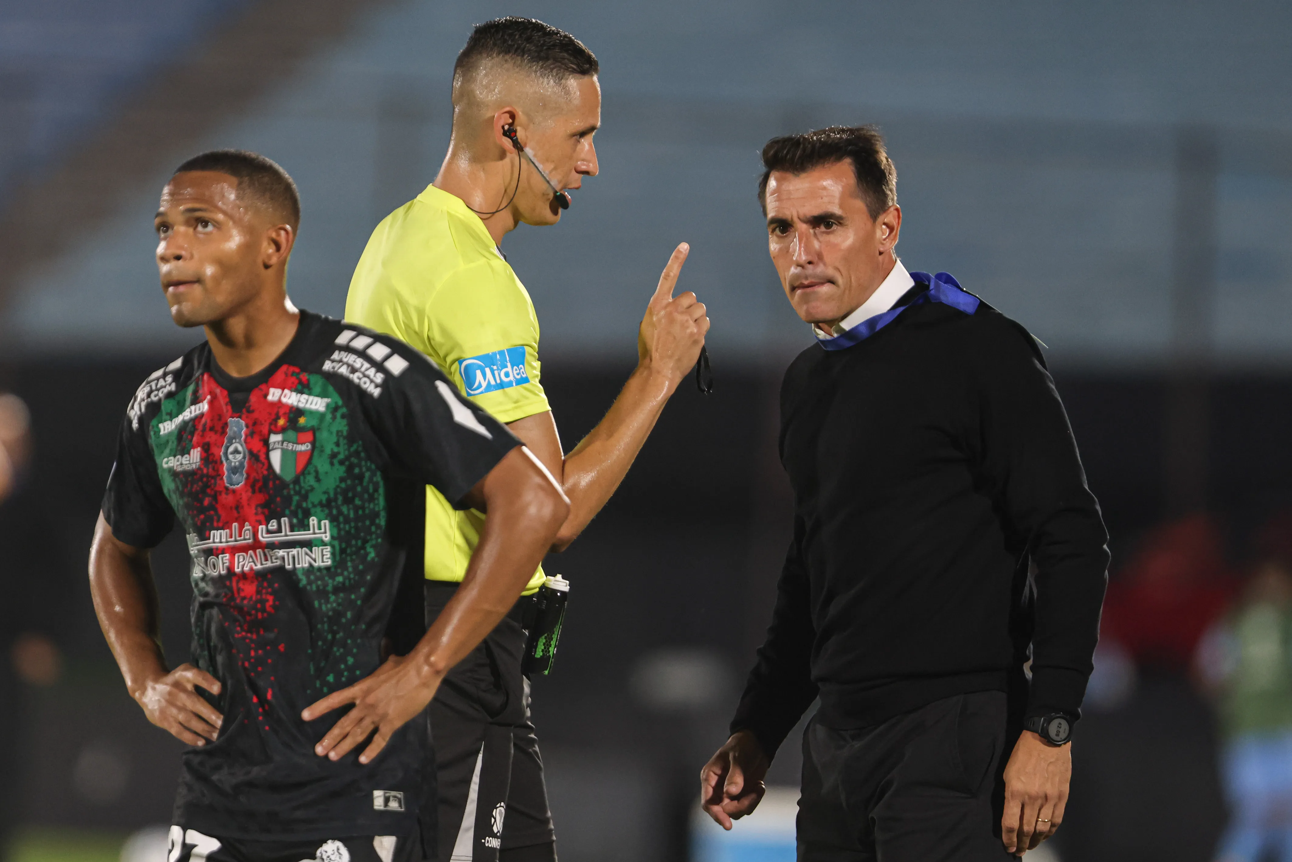 Guillermo Farré junto a César Munder en la Copa Sudamericana. (Gaston Britos/Focouy/Photosport).