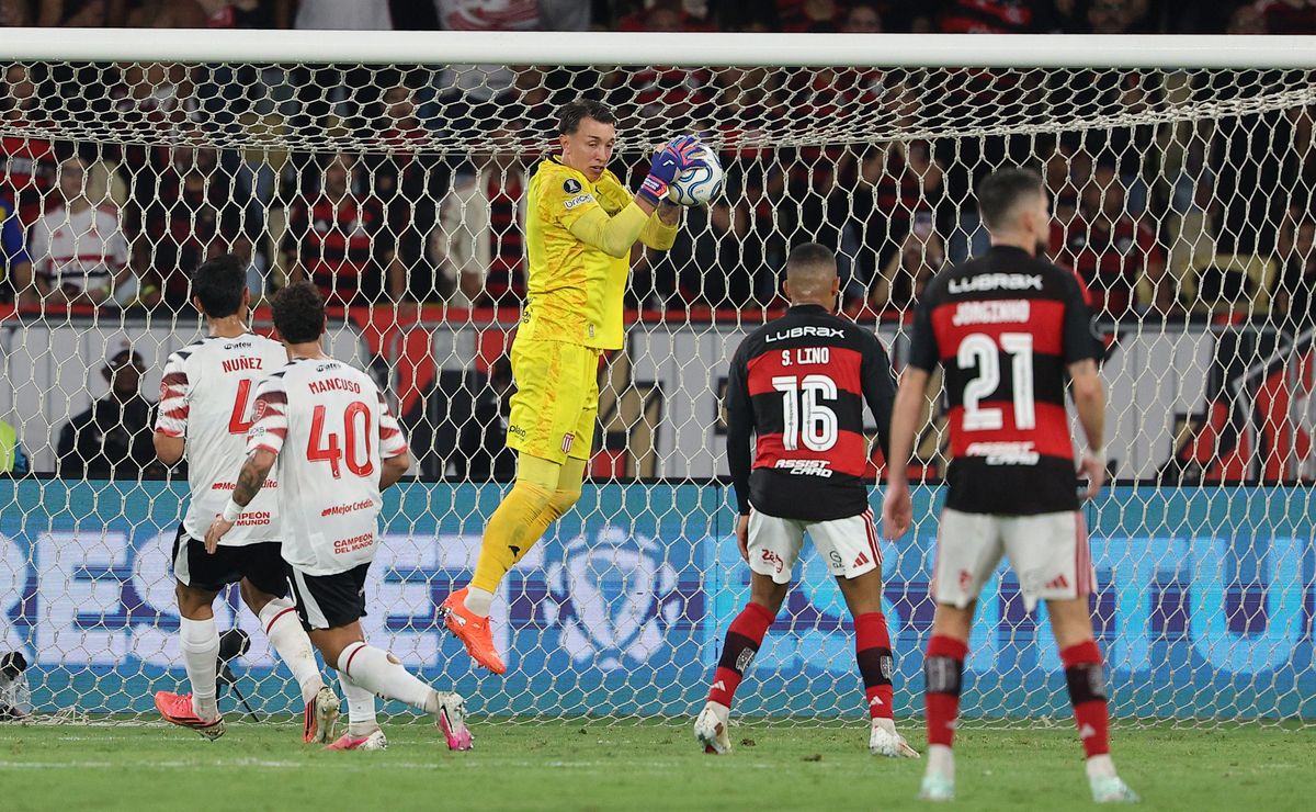 Lo sufre Erick Pulgar: Estudiantes elimina en penales a Flamengo y se mete en la final de la Copa Libertadores