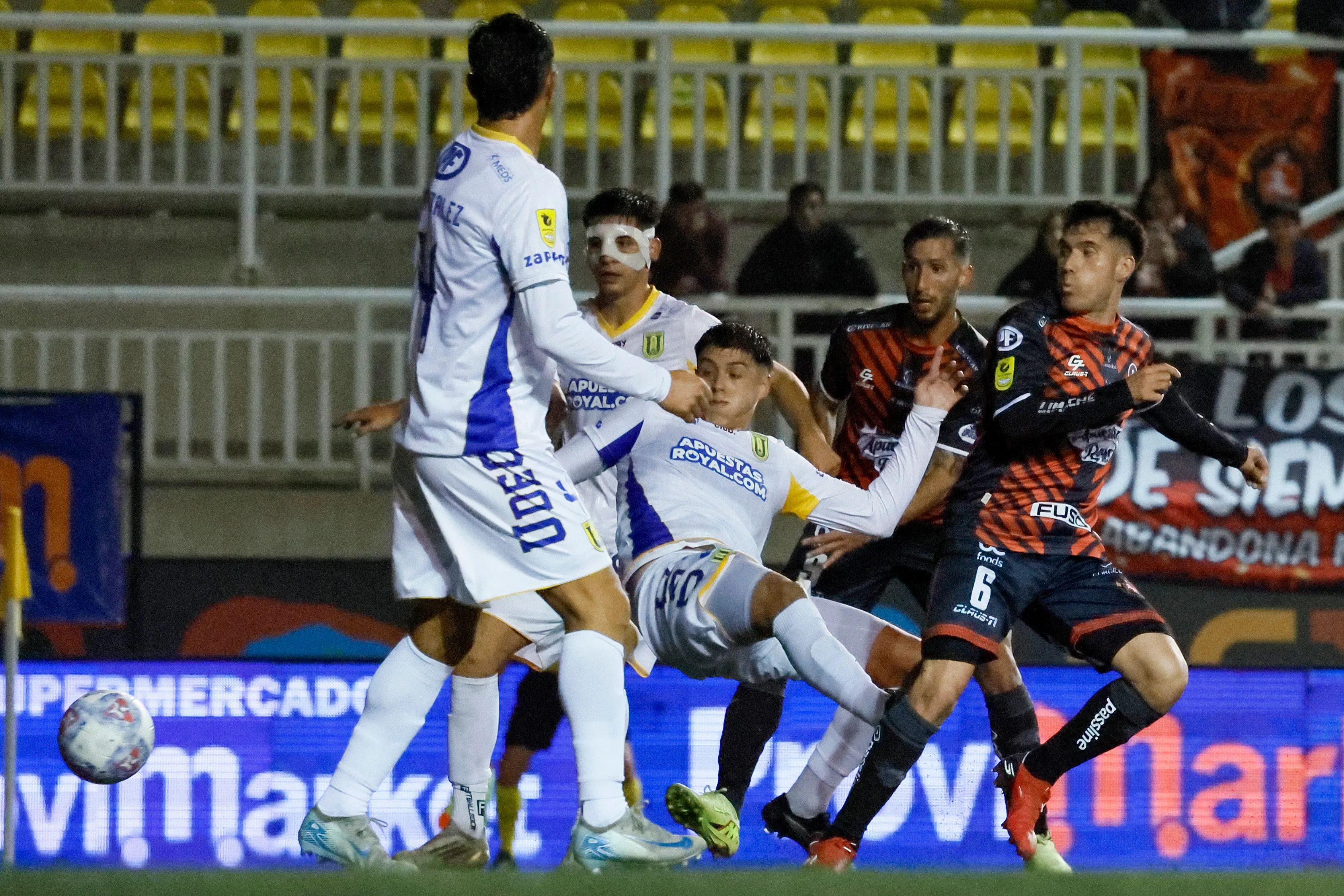 Universidad de Concepción tiene una final contra Limache. Foto: Andres Pina/Photosport
