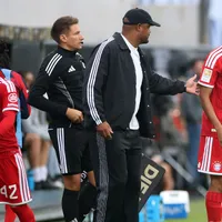 Terrible: DT del Bayern se desploma y es hospitalizado de urgencia