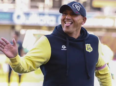 Chupete rebosa orgullo y tira un fuerte palo por el escritoriazo en la B: "Es una..."